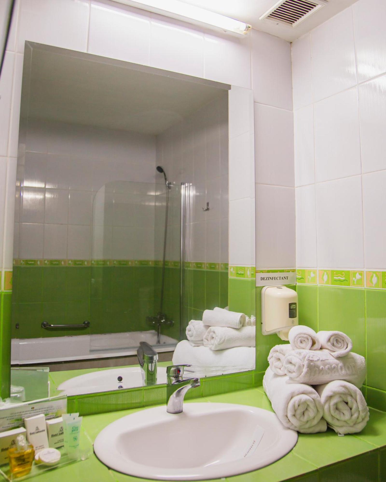 Hotel Ambasador Mamaia Ngoại thất bức ảnh