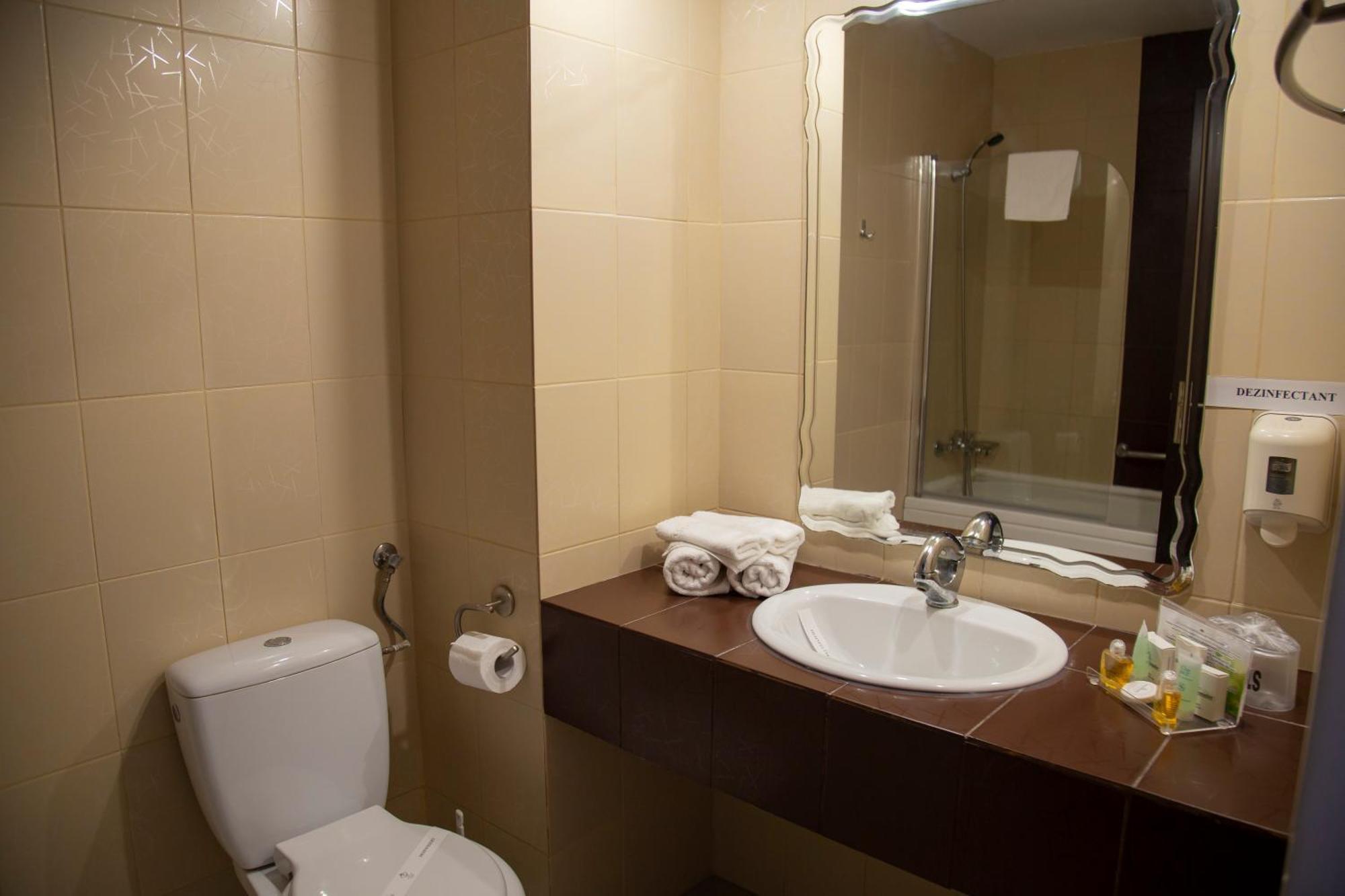 Hotel Ambasador Mamaia Ngoại thất bức ảnh
