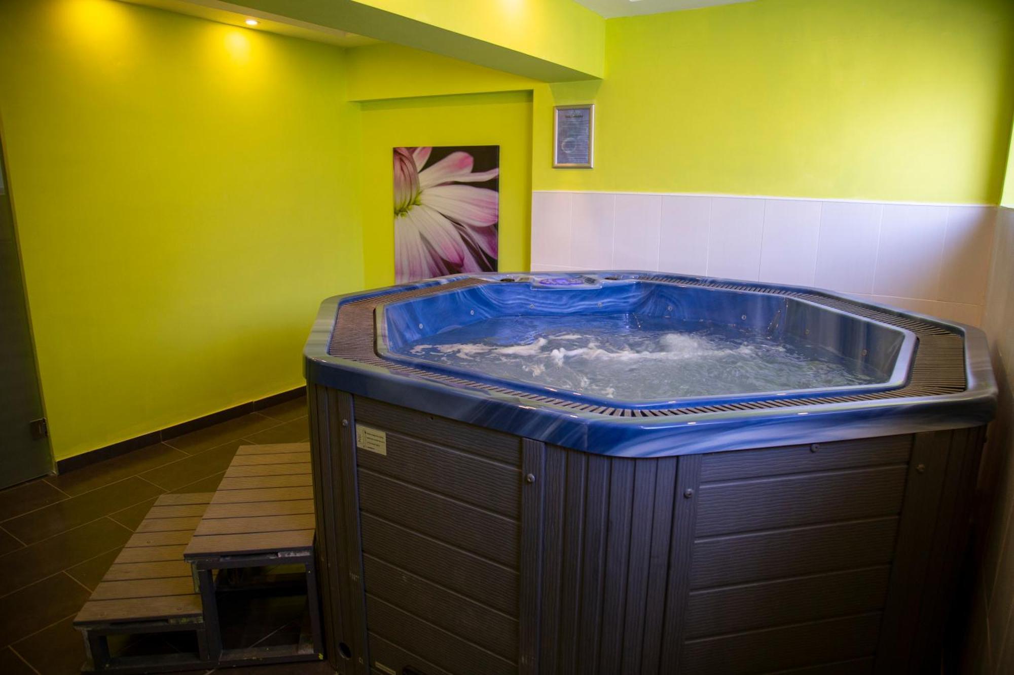 Hotel Ambasador Mamaia Ngoại thất bức ảnh