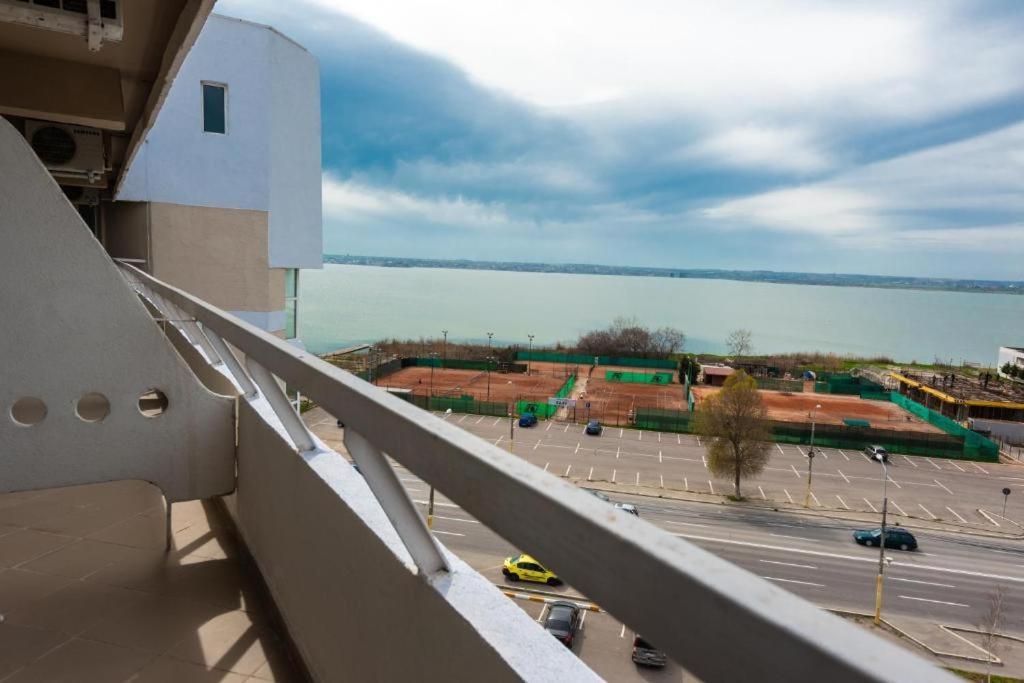 Hotel Ambasador Mamaia Ngoại thất bức ảnh