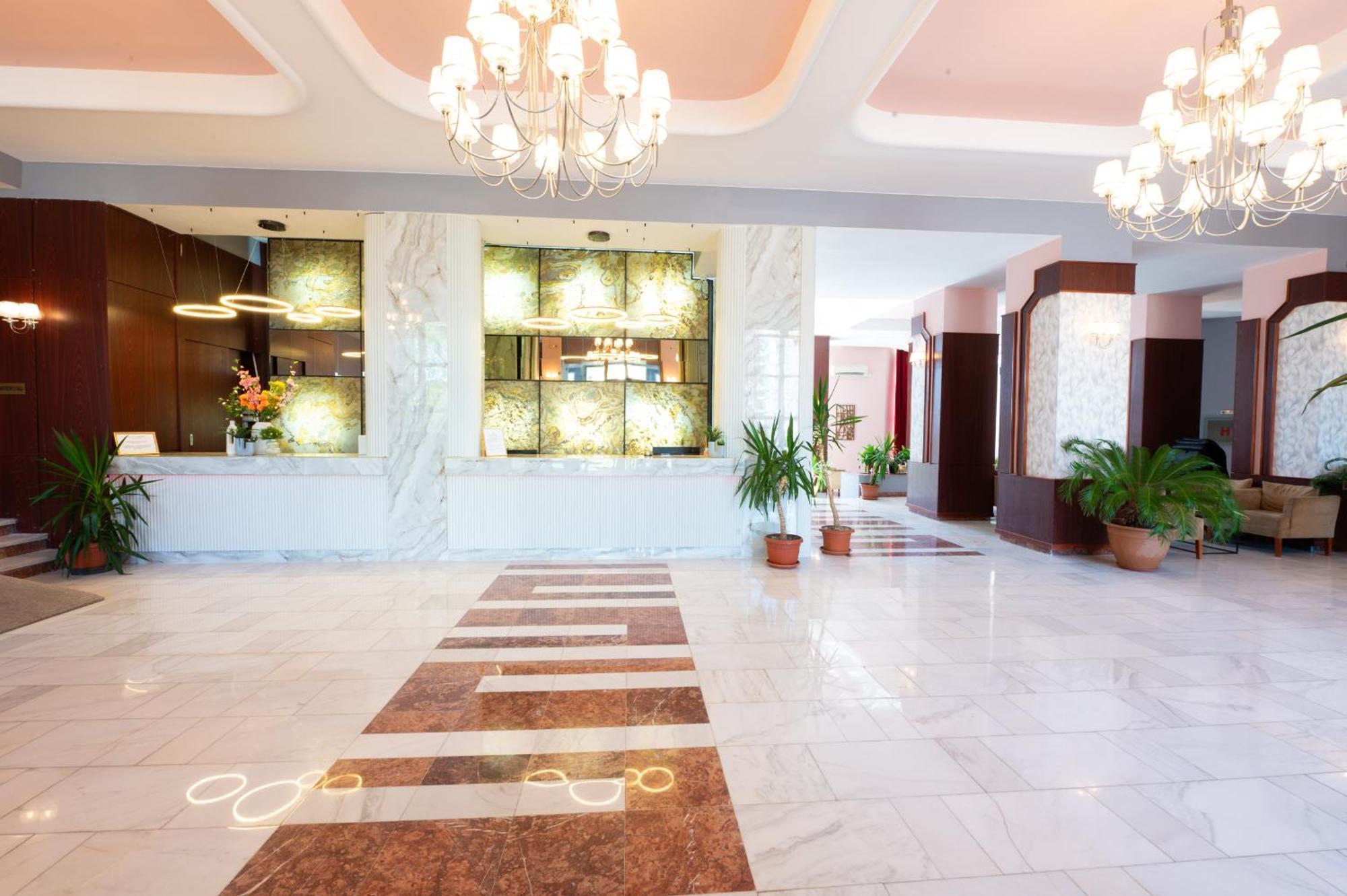 Hotel Ambasador Mamaia Ngoại thất bức ảnh